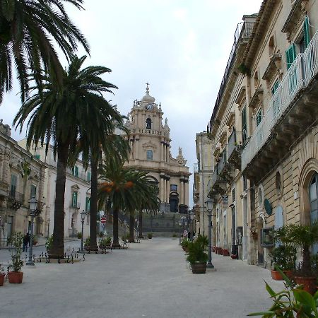 Giumbabulla Luxury House Panzió Ragusa Kültér fotó