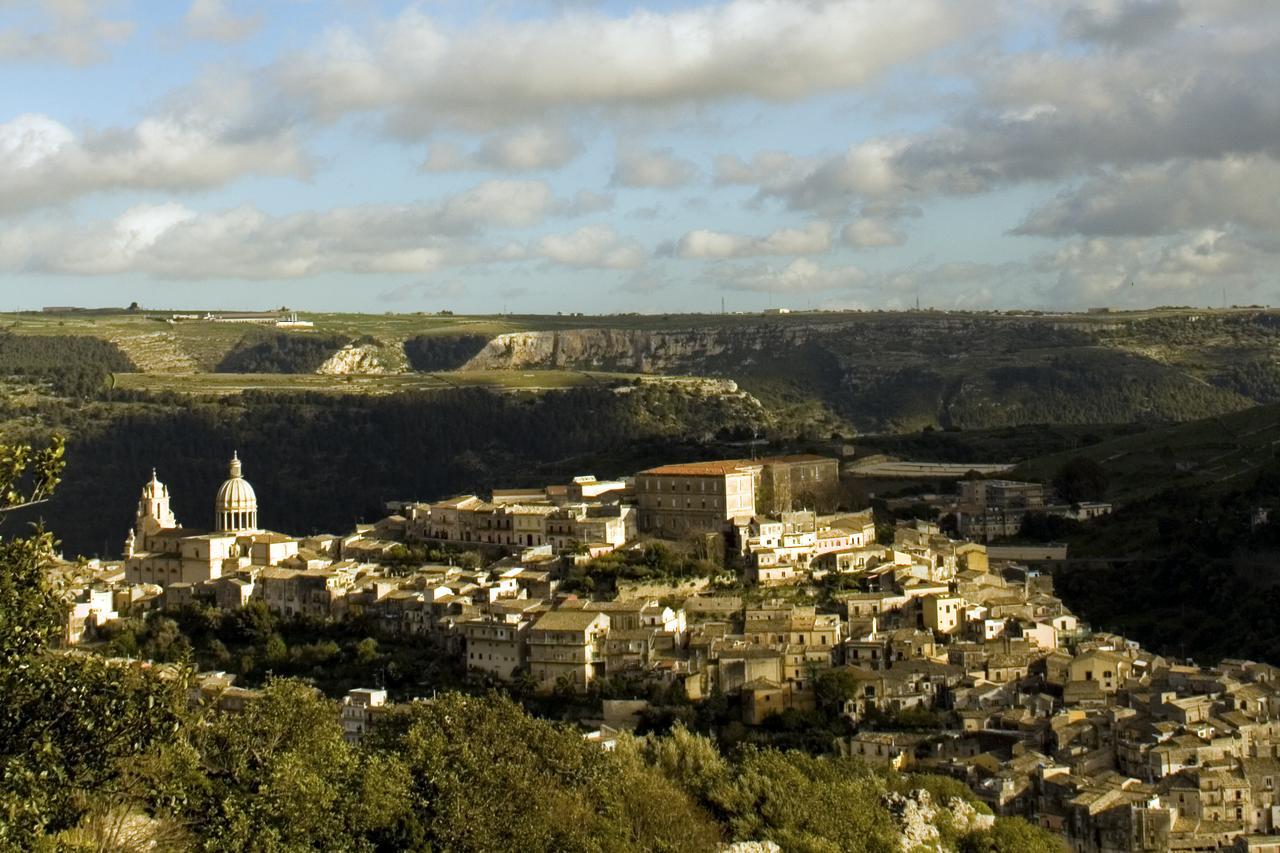 Giumbabulla Luxury House Panzió Ragusa Kültér fotó