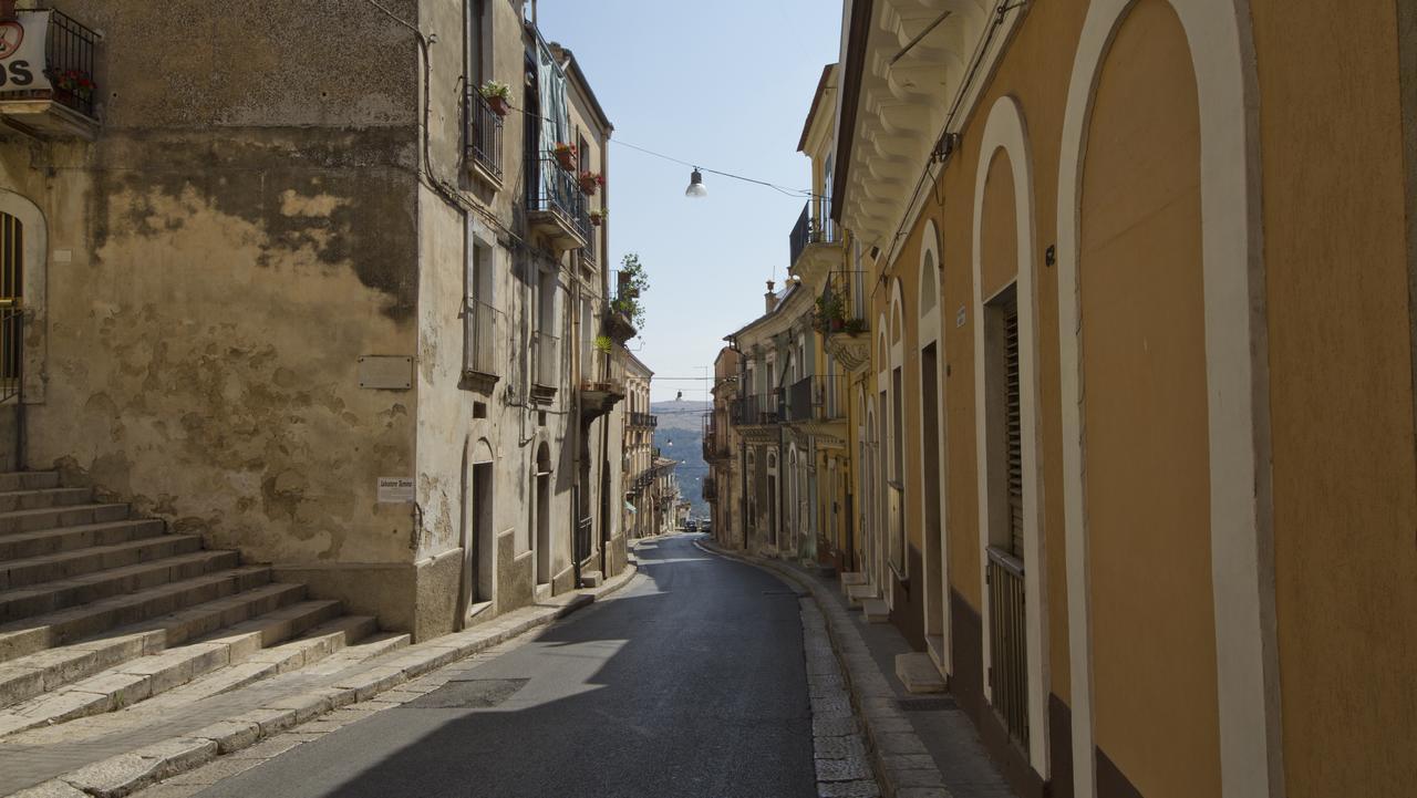 Giumbabulla Luxury House Panzió Ragusa Kültér fotó